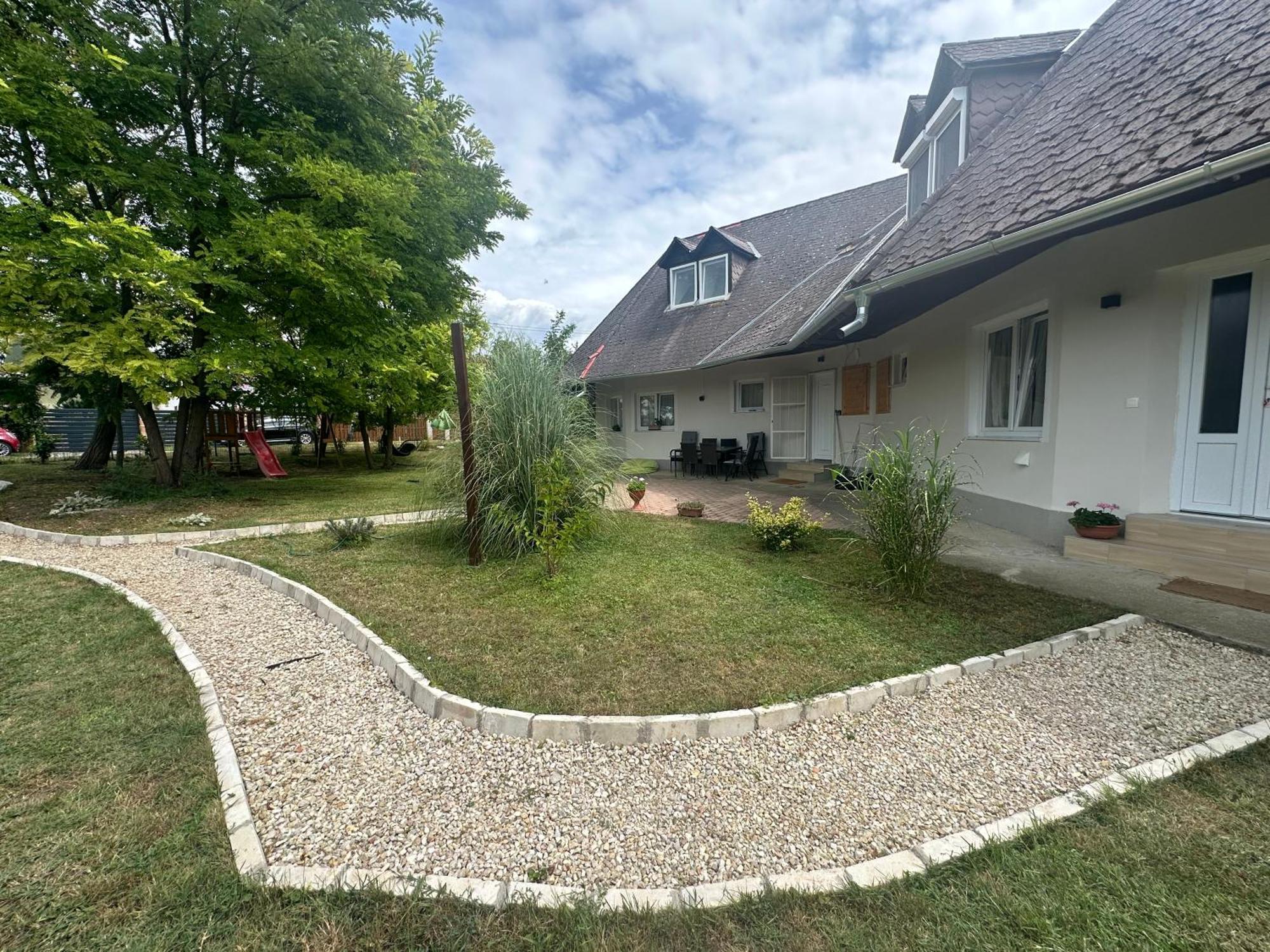 Levendulakert Siofok Apartmanhaz Luaran gambar